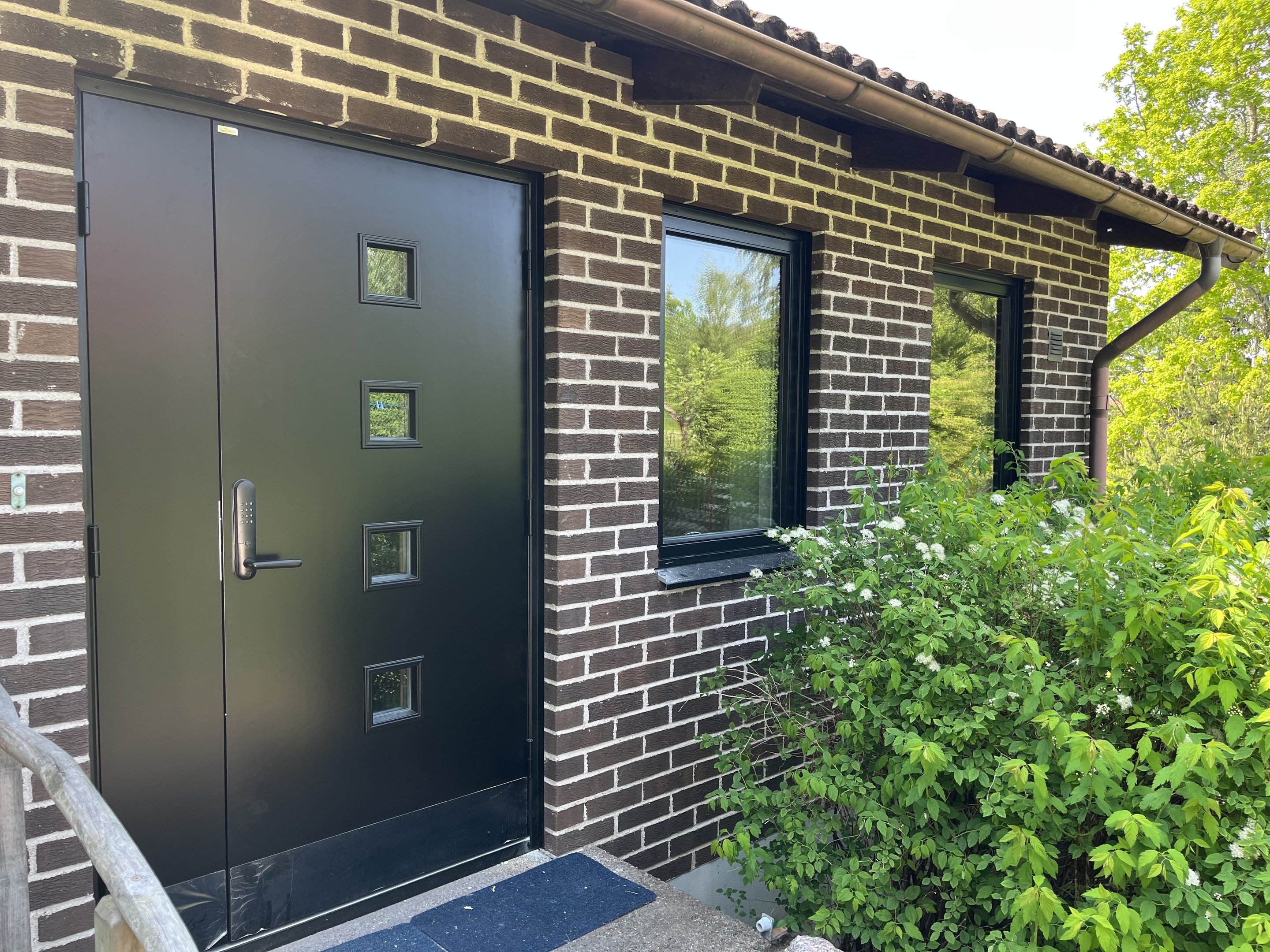 an old building with a large wooden door